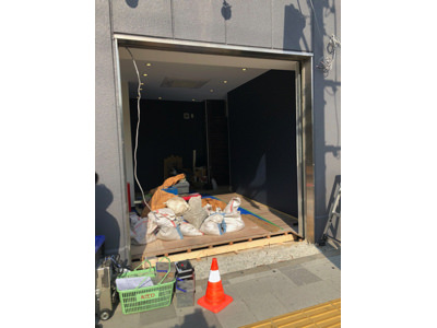 豊中市内　某店舗様 フロントサッシ自動ドア・片開きドア新設工事
