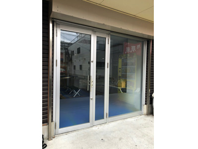 大阪市内  某新店舗様親子開きドアから自動ドアへ新設工事