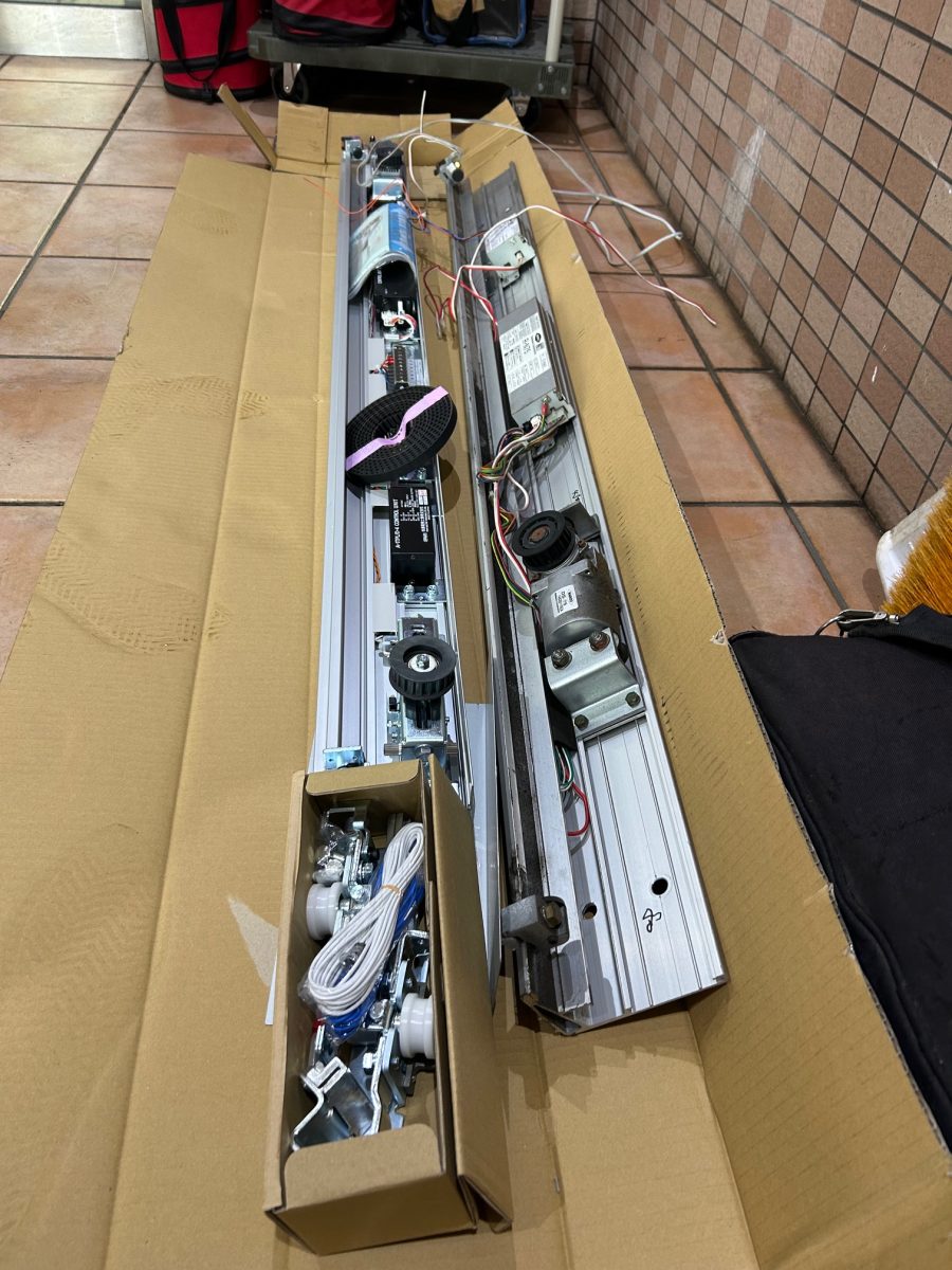 新旧自動ドア装置