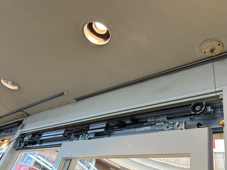 自動ドア装置施工完了