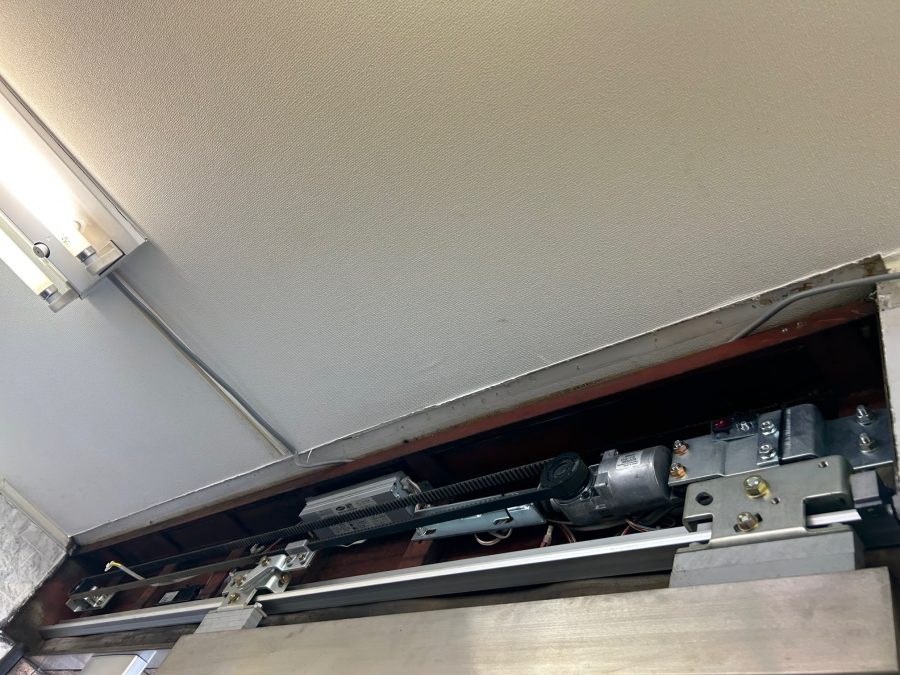 既存自動ドア装置撤去前