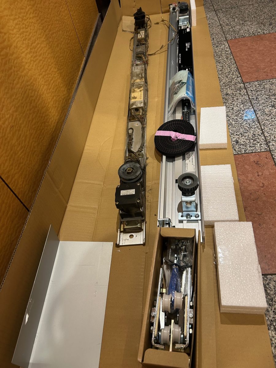 新旧自動ドア装置