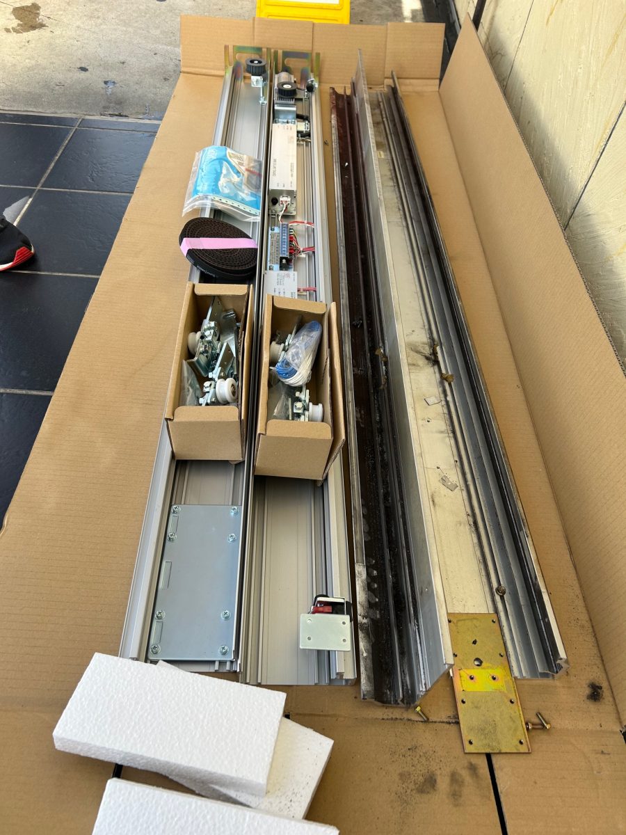 新旧自動ドア装置