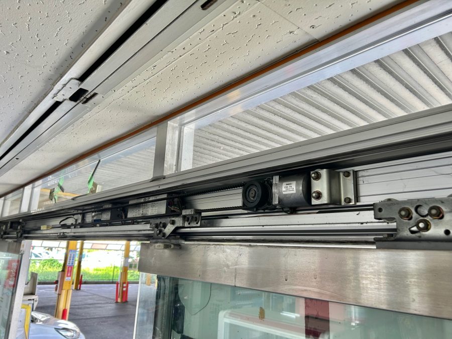 既存自動ドア装置撤去前