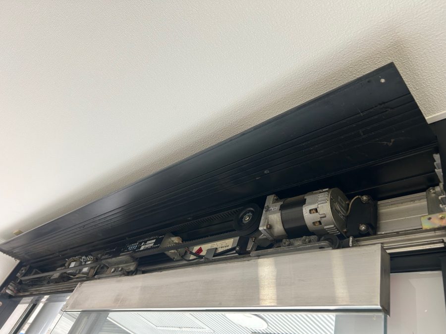 既存自動ドア装置撤去前