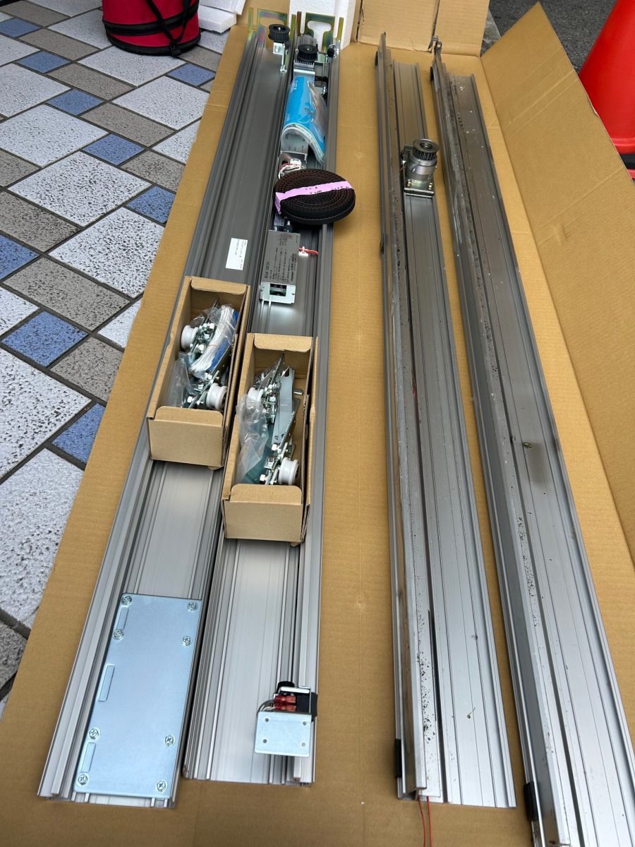 新旧自動ドア装置