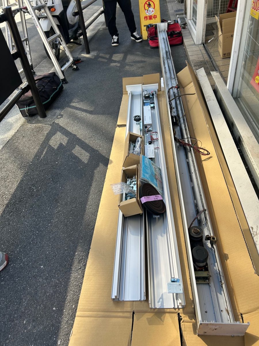 新旧自動ドア装置