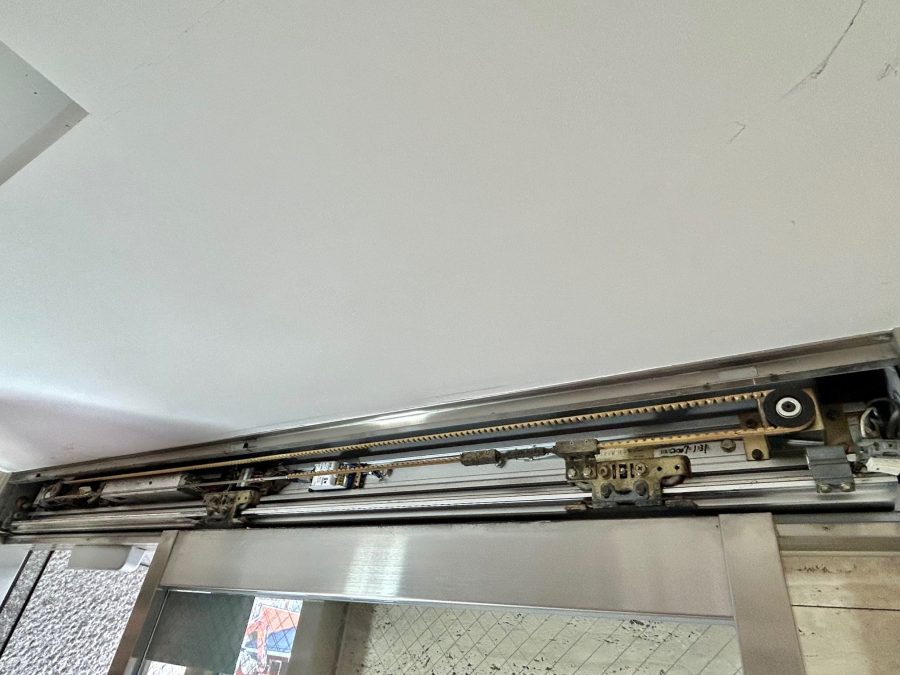 既存自動ドア装置撤去前