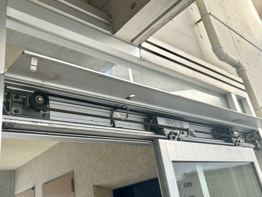 既存自動ドア装置撤去前