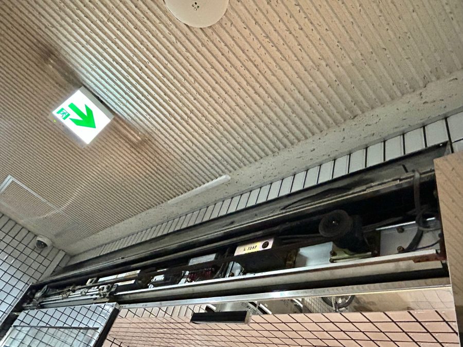 既存自動ドア装置撤去前