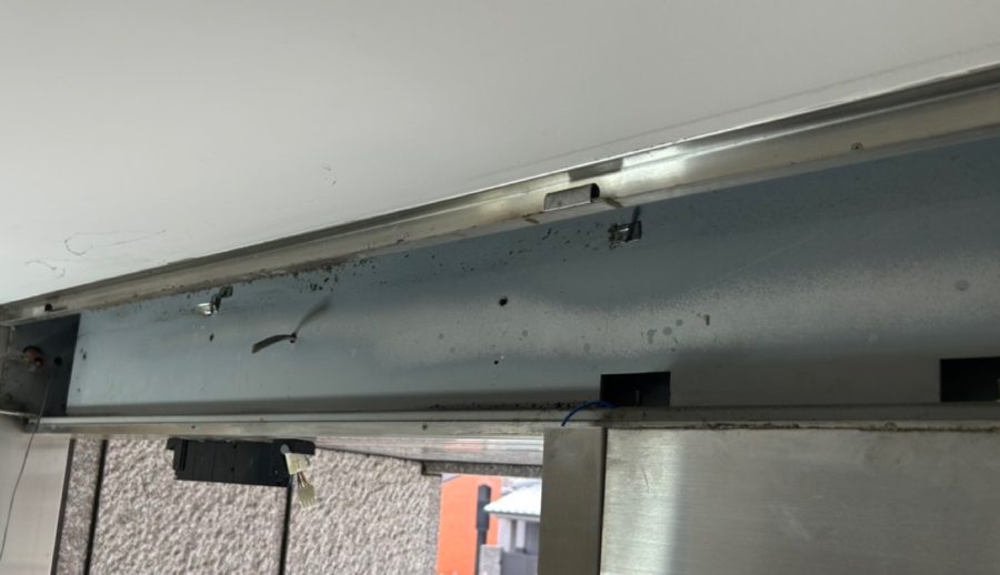 既存自動ドア装置撤去後