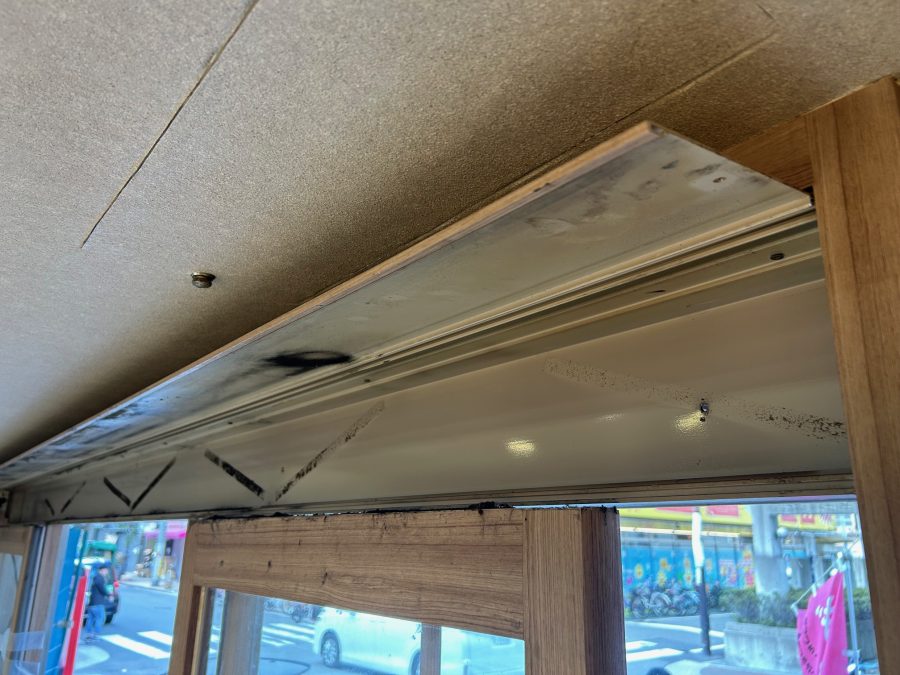 既存自動ドア装置撤去後