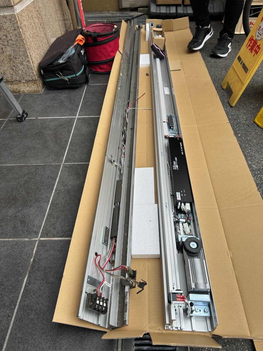 新旧自動ドア装置