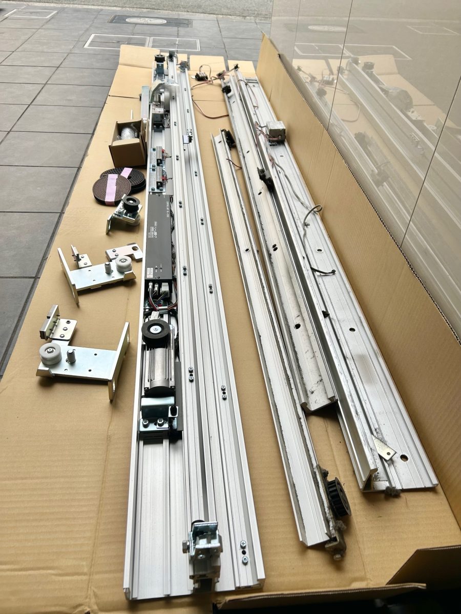 新旧自動ドア装置