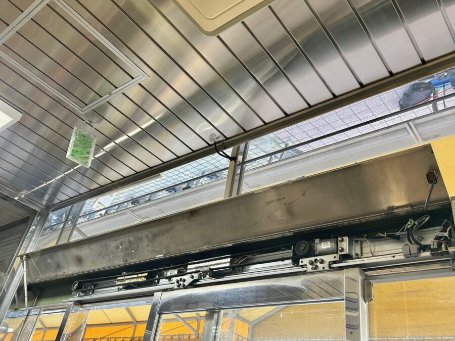 既存自動ドア装置撤去前