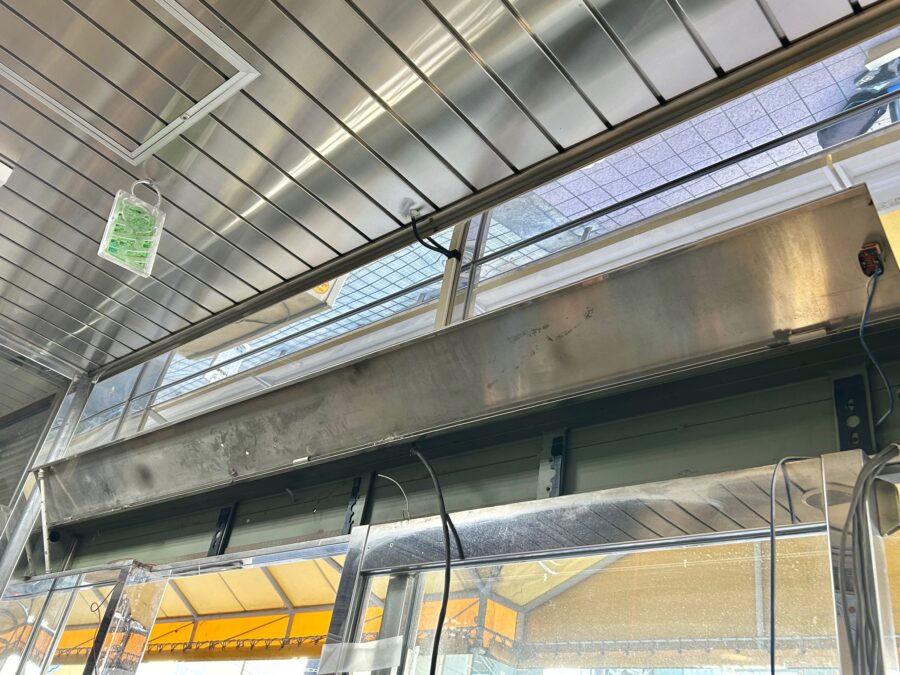 既存自動ドア装置撤去後