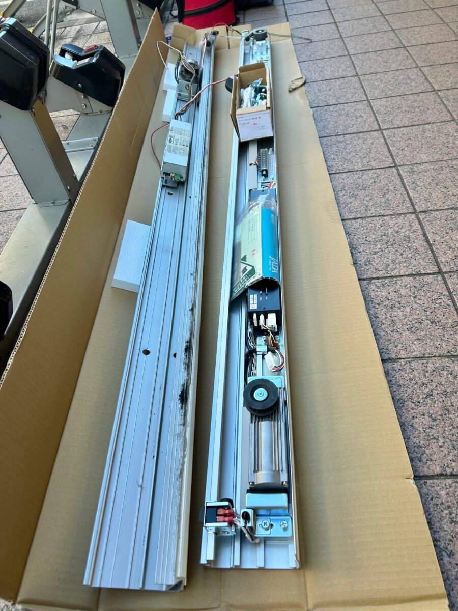 新旧自動ドア装置