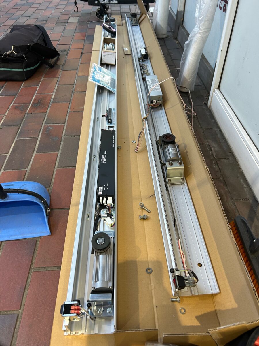 新旧自動ドア装置