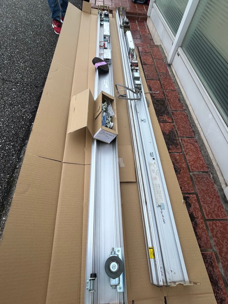 新旧自動ドア装置