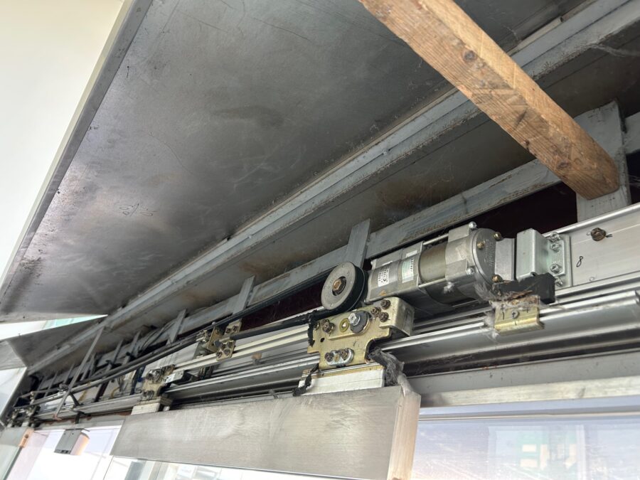 既存自動ドア装置撤去前