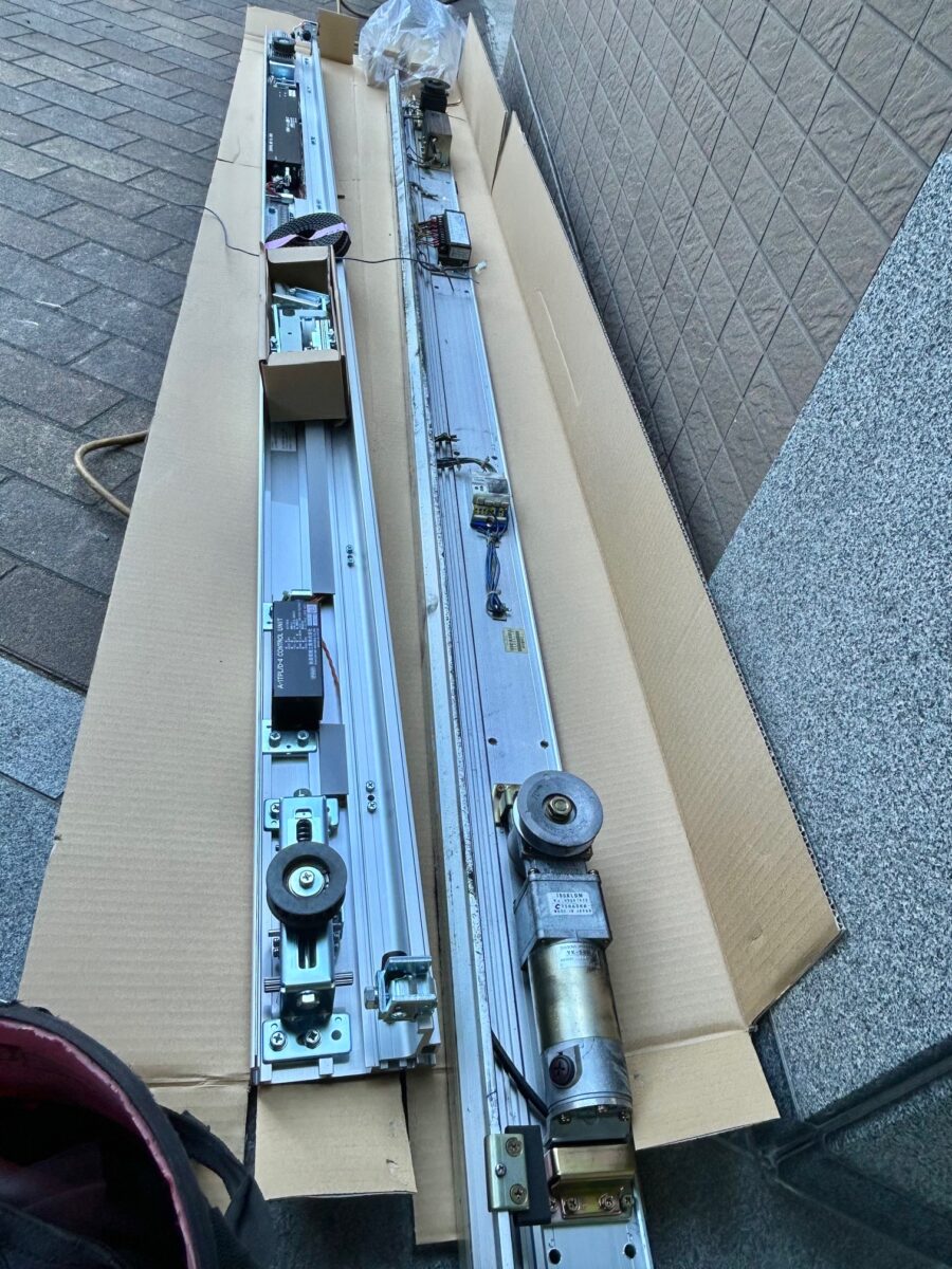 新旧自動ドア装置