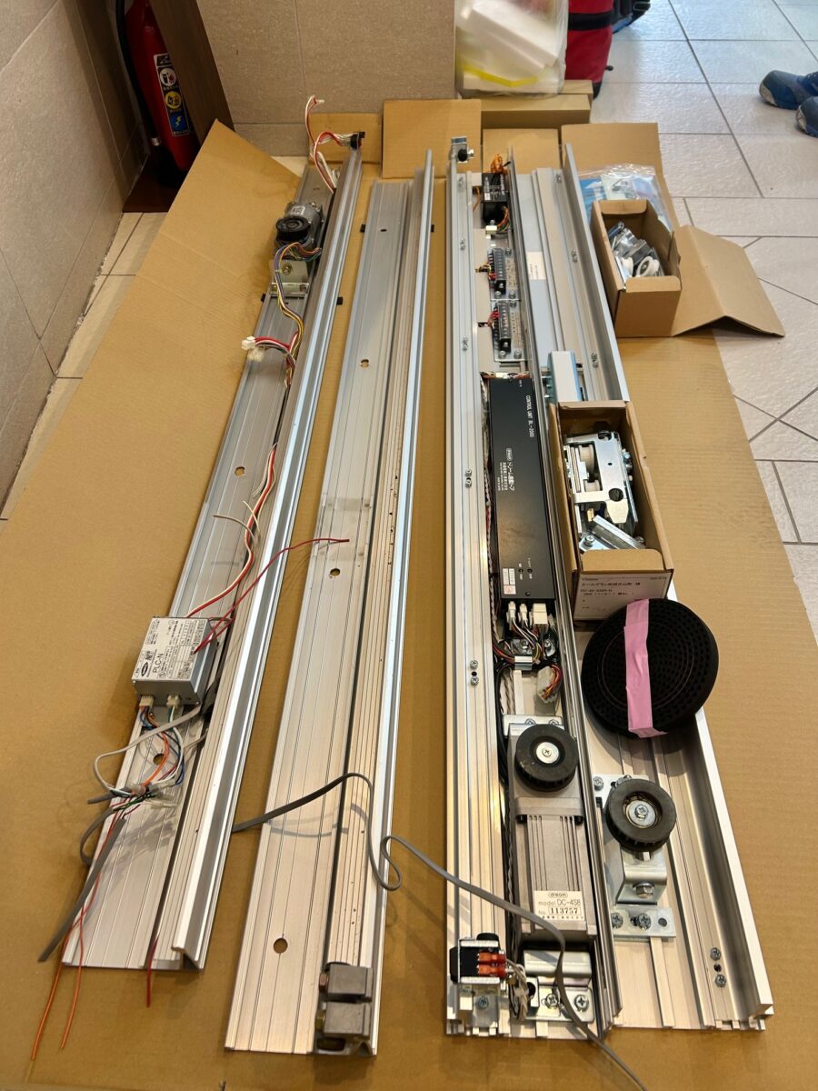 新旧自動ドア装置