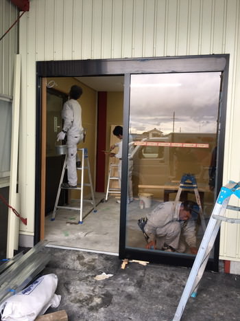 フロントサッシ、自動ドア、シャッター新設工事 奈良県香芝市 某料理屋様