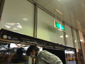 大阪市内　某パチンコ店様自動ドア取替工事